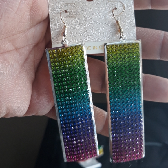 Rainbow toned bejeweled earrings - Picture 3 of 6